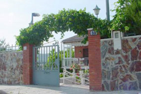 Catalan Bird Tours Barcelona birding accommodation gate photo